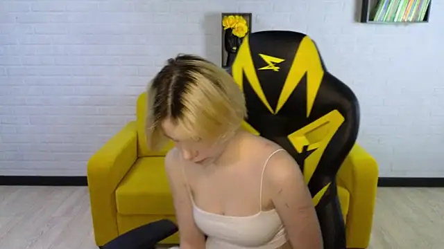 BettyCarter07 online show from February 10, 2025, 1:35 am