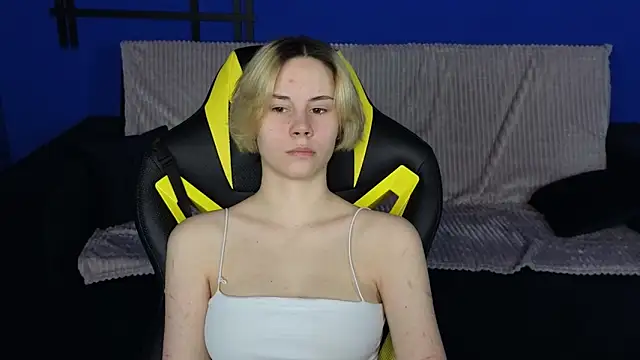 BettyCarter07 online show from March 3, 2025, 8:27 am