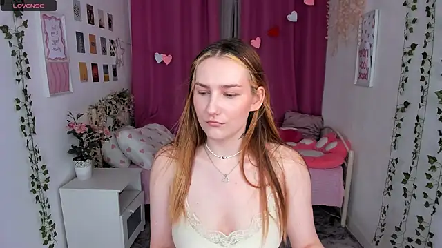MaryWaddell online show from July 19, 2026, 3:49 pm