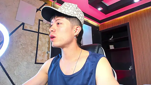 marcuscollins1  online show from December 1, 2025, 1:38 pm