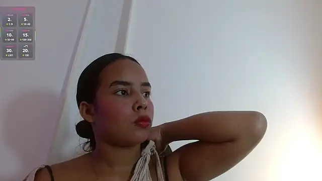 Snapshot of Roxy_Stonee chatting on September 23, 2025, 7:28 pm Roxy Stonee online show from September 23, 2025, 7:28 pm