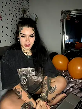 tempzzz12 online show from October 25, 2025, 8:00 am