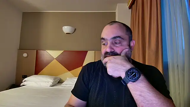 fuocovivo4 online show from February 13, 2025, 5:01 pm