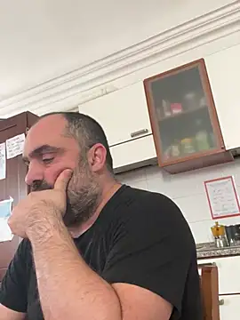 fuocovivo4 online show from February 16, 2025, 9:15 am