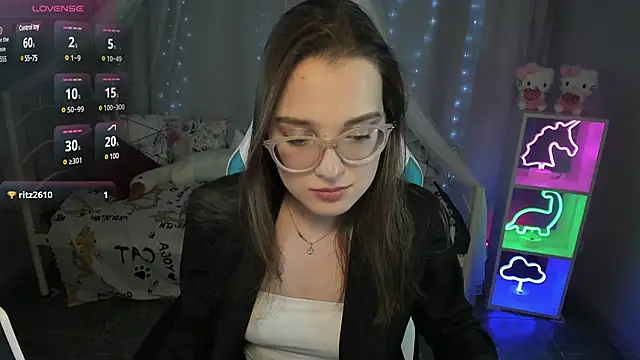 Snapshot of kaisajenner chatting on March 17, 2025, 9:23 pm kaisajenner online show from March 17, 2025, 9:23 pm