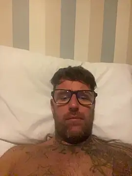 Snapshot of Jamesdeanmcqueen chatting on November 3, 2025, 6:31 pm Jamesdeanmcqueen online show from November 3, 2025, 6:31 pm