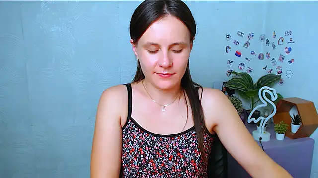 Snapshot of ValeriaHeart_ chatting on November 18, 2025, 4:00 pm ValeriaHeart online show from November 18, 2025, 4:00 pm