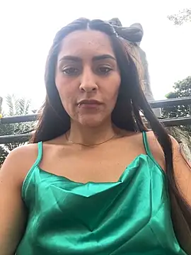 Sofiadelacruz online show from April 13, 2026, 10:04 pm