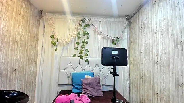 Rachel new20 online show from May 14, 2026, 8:48 pm