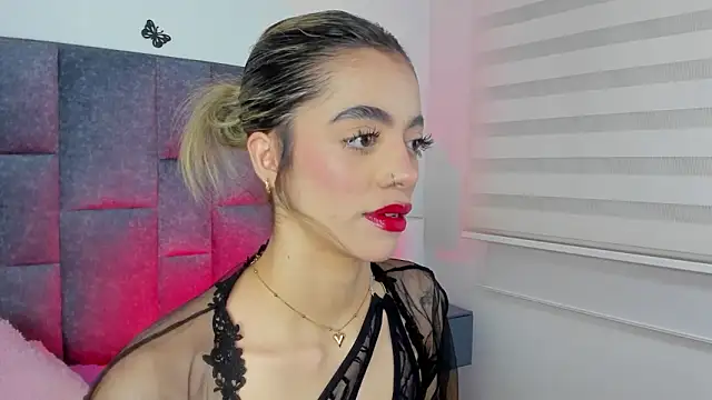 Violetta Ficher online show from March 16, 2026, 5:44 am