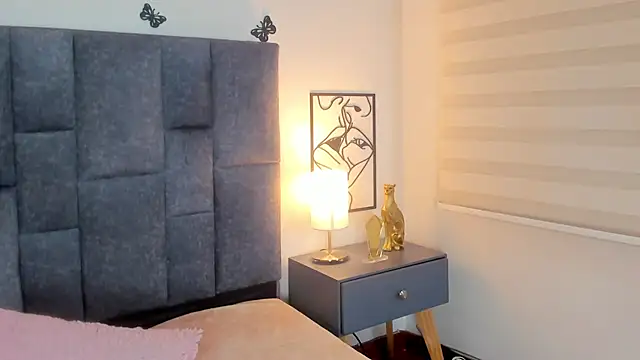 Violetta Ficher online show from April 9, 2026, 2:22 am