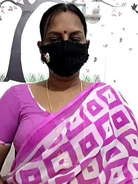 Snapshot of Tamil_Meera12 chatting on May 2, 2026, 3:55 am Tamil Meera12 online show from May 2, 2026, 3:55 am