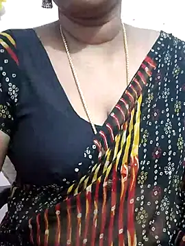 Snapshot of Tamil_Meera12 chatting on July 10, 2026, 3:11 am Tamil Meera12 online show from July 10, 2026, 3:11 am