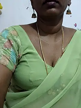 Snapshot of Tamil_Meera12 chatting on July 15, 2026, 2:17 am Tamil Meera12 online show from July 15, 2026, 2:17 am