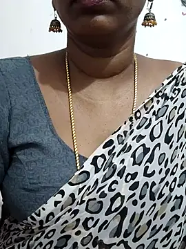 Snapshot of Tamil_Meera12 chatting on July 28, 2026, 3:13 am Tamil Meera12 online show from July 28, 2026, 3:13 am