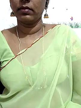 Snapshot of Tamil_Meera12 chatting on August 1, 2026, 12:48 pm Tamil Meera12 online show from August 1, 2026, 12:48 pm
