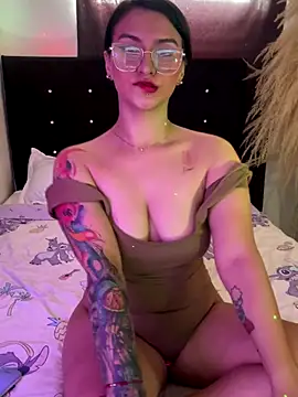 Emma Giraldo online show from September 15, 2025, 6:08 pm