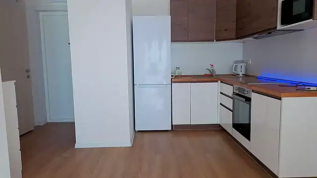 Enjoy everymoment  online show from March 20, 2026, 11:04 am