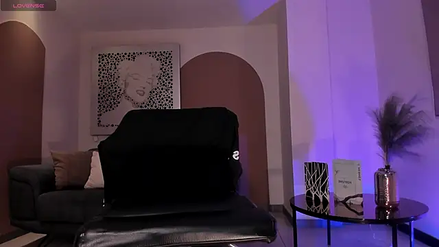 BeccaBaxter online show from February 17, 2026, 12:12 pm