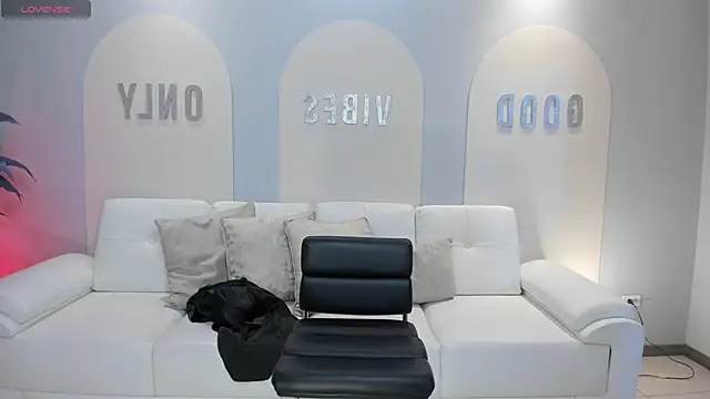 BeccaBaxter online show from March 3, 2026, 12:22 pm