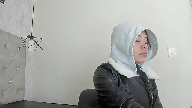 Snapshot of Raichell_ chatting on June 1, 2026, 11:56 am Raichell online show from June 1, 2026, 11:56 am