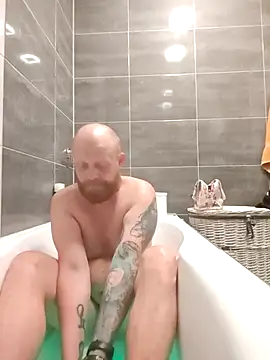 bouraktom6 online show from September 29, 2025, 12:05 am