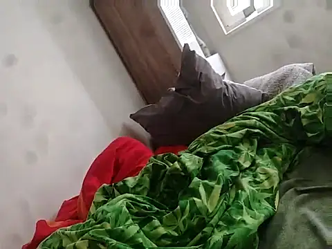 bouraktom6 online show from April 15, 2026, 12:34 pm