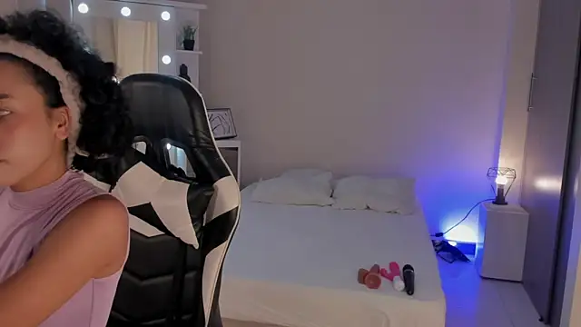 leahaltomm online show from March 20, 2025, 7:46 pm