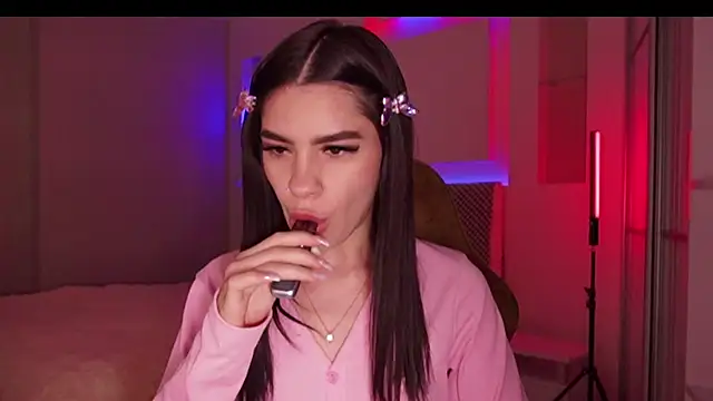  BbFreya online show from February 3, 2025, 5:35 pm