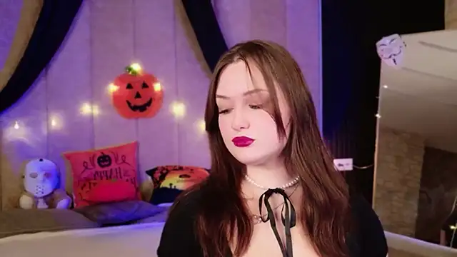 Kendra Parlow online show from October 30, 2025, 8:42 pm