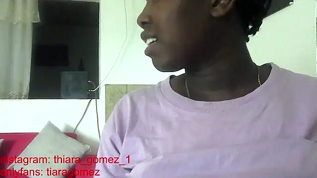 Snapshot of nara_thiara30 chatting on February 12, 2025, 9:33 pm nara thiara30 online show from February 12, 2025, 9:33 pm