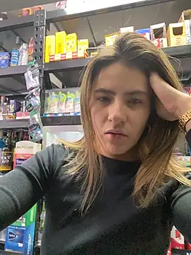 Andrea18 blonde online show from April 18, 2026, 4:11 pm