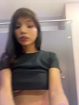 Gigi Strawberry online show from February 12, 2026, 6:08 am