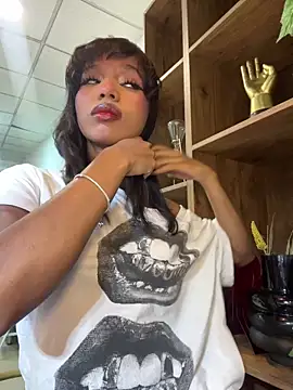 Gigi Strawberry online show from February 27, 2026, 4:34 am