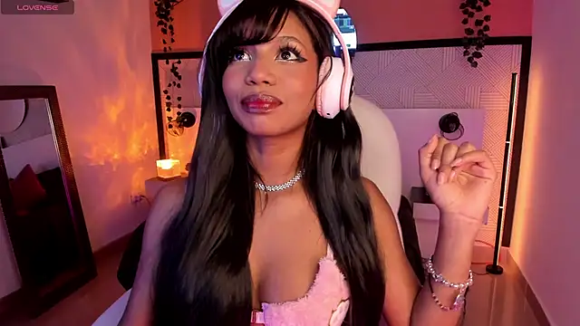 Snapshot of Gigi_Strawberry chatting on June 13, 2026, 6:11 am Gigi Strawberry online show from June 13, 2026, 6:11 am