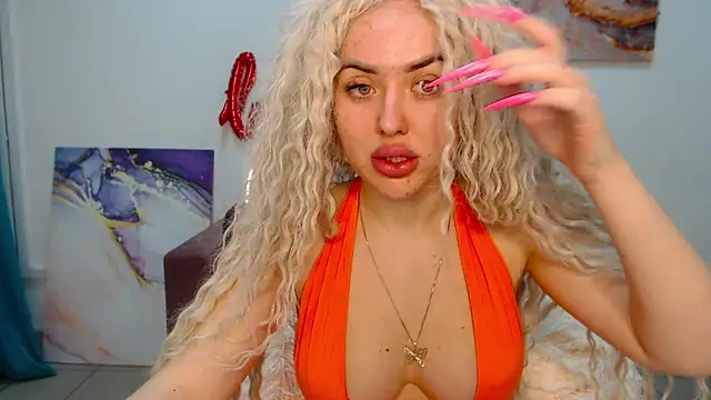 MissisCaty online show from February 8, 2025, 7:38 pm