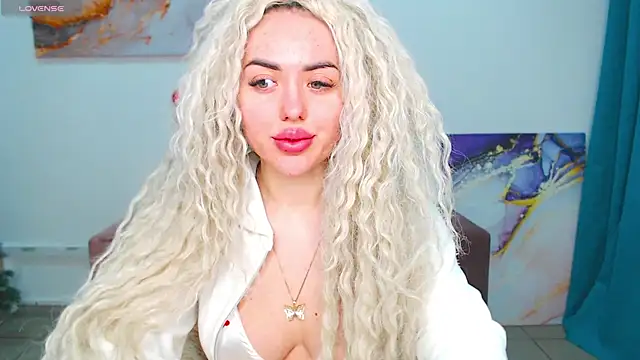 MissisCaty online show from February 23, 2025, 7:17 pm