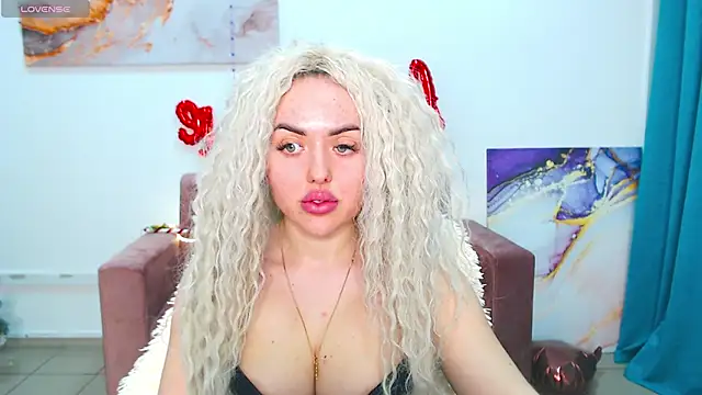 MissisCaty online show from February 24, 2025, 10:58 pm