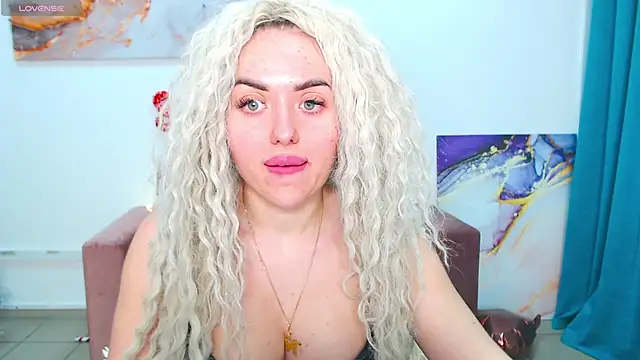 MissisCaty online show from February 25, 2025, 7:36 pm