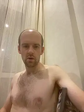 LynnAhNight online show from September 20, 2025, 2:56 am