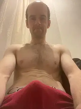 LynnAhNight online show from October 16, 2025, 3:29 am