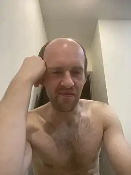 LynnAhNight online show from April 16, 2026, 6:41 pm