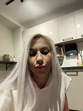 KarlaBart online show from October 7, 2025, 8:17 pm