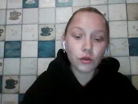 Snapshot of Anna_wey chatting on April 8, 2026, 6:41 pm Anna wey online show from April 8, 2026, 6:41 pm