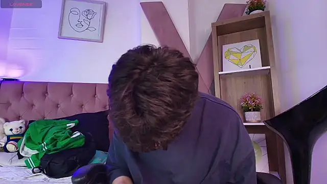 PepperTwink online show from October 27, 2025, 4:33 pm