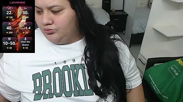 Snapshot of Aaliyah11 chatting on October 15, 2025, 2:01 am Aaliyah11 online show from October 15, 2025, 2:01 am