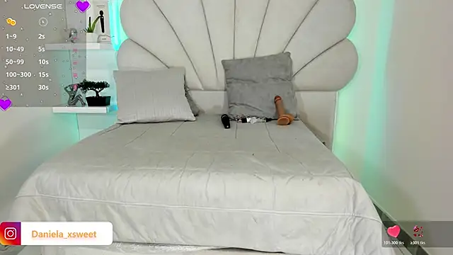 Danielaangelina online show from January 19, 2026, 5:44 am