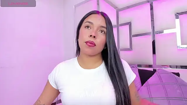 Snapshot of ZoeWan69 chatting on February 18, 2026, 1:40 pm ZoeWan69 online show from February 18, 2026, 1:40 pm