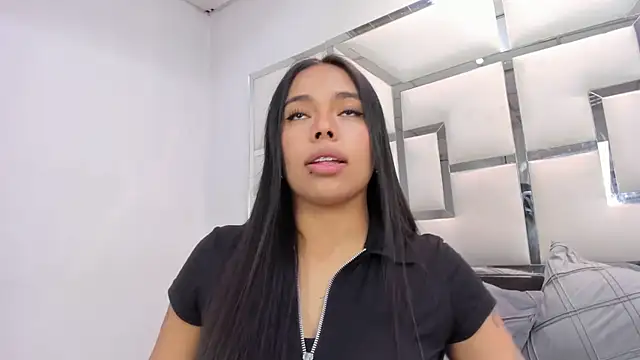 Snapshot of ZoeWan69 chatting on February 25, 2026, 1:43 pm ZoeWan69 online show from February 25, 2026, 1:43 pm