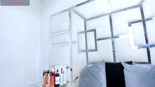 Snapshot of ZoeWan69 chatting on February 28, 2026, 2:07 pm ZoeWan69 online show from February 28, 2026, 2:07 pm